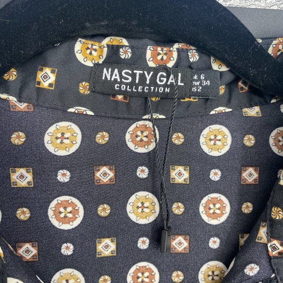 Nasty Gal Chain Print Tie Front Shirt Dress - Picture 5 of 10